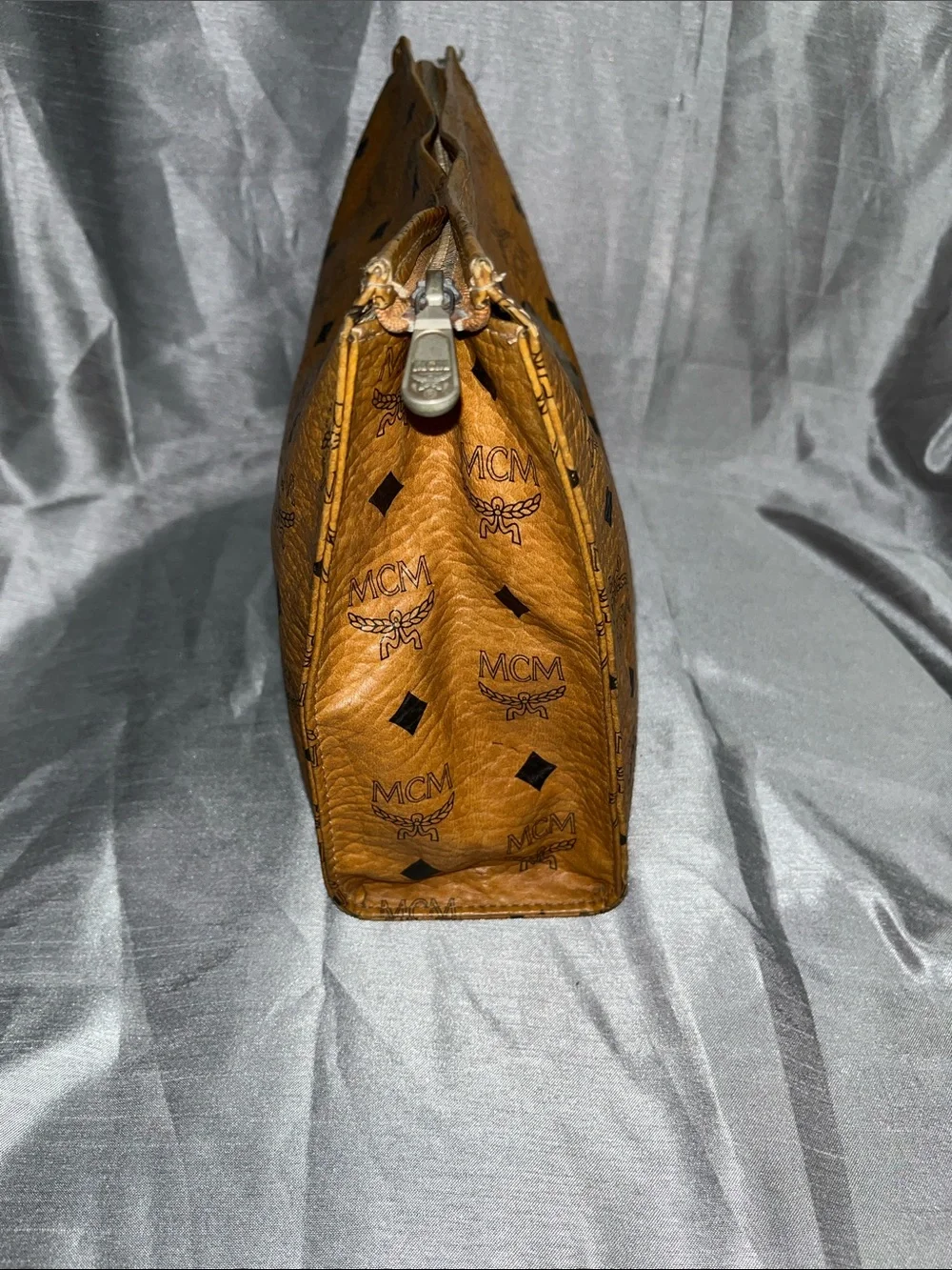 MCM Clutch - Picture 3 of 17